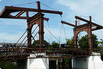 De oude Hoenderpasar brug De oude Hoenderpasar brug