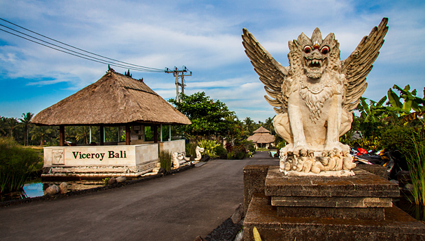 De ingang naar Viceroy Bali